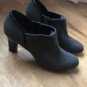 Women’s zip heel